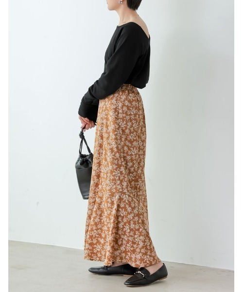 Re:EDIT（リエディ）の「[低身長サイズ有]デシン小花柄マーメイドスカート（スカート・レディース・レッド/ブラック/キャメル・MEDIUM/LARGE/SHORT）」の16枚目の写真