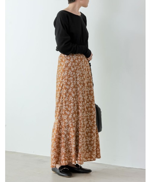 Re:EDIT（リエディ）の「[低身長サイズ有]デシン小花柄マーメイドスカート（スカート・レディース・レッド/ブラック/キャメル・MEDIUM/LARGE/SHORT）」の15枚目の写真