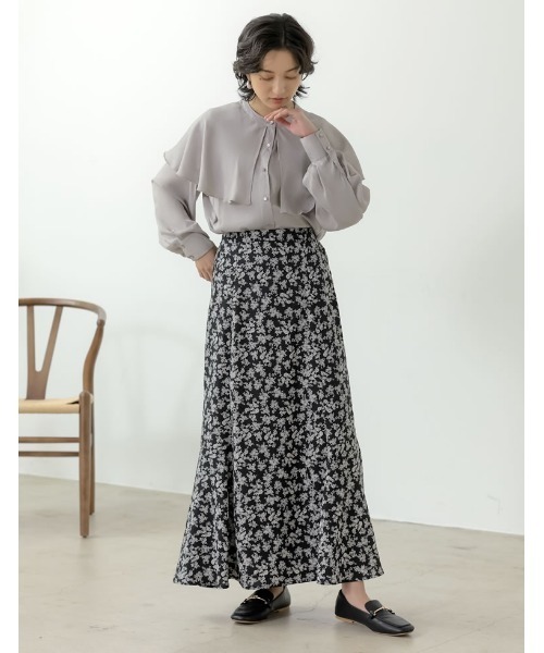 Re:EDIT（リエディ）の「[低身長サイズ有]デシン小花柄マーメイドスカート（スカート・レディース・レッド/ブラック/キャメル・MEDIUM/LARGE/SHORT）」の7枚目の写真