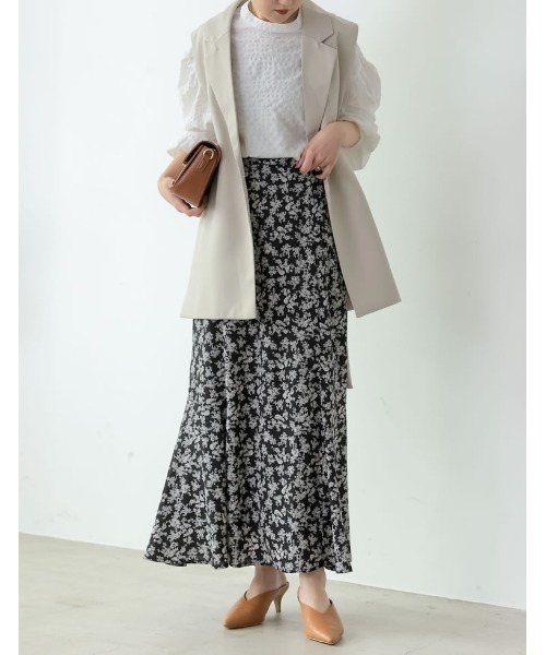 Re:EDIT（リエディ）の「[低身長サイズ有]デシン小花柄マーメイドスカート（スカート・レディース・レッド/ブラック/キャメル・MEDIUM/LARGE/SHORT）」の12枚目の写真