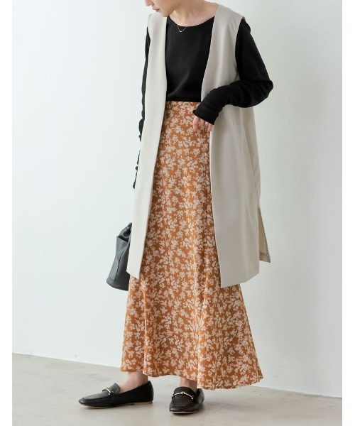 Re:EDIT（リエディ）の「[低身長サイズ有]デシン小花柄マーメイドスカート（スカート・レディース・レッド/ブラック/キャメル・MEDIUM/LARGE/SHORT）」の17枚目の写真