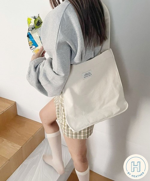Heather（ヘザー）の「HOLiCナビBAG　273432（トートバッグ・レディース・ブラック/アイボリー/パープル・ONE SIZE）」の2枚目の写真