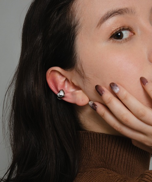 COLOR TOKYO ACCESSORIES(カラートウキョウアクセサリー)の「ハートイヤリング(イヤリング・レディース・Silver/GOLD ・FREE)」の1枚目の写真