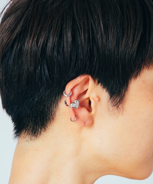 COLOR TOKYO ACCESSORIES(カラートウキョウアクセサリー)の「ハートイヤリング(イヤリング・レディース・Silver/GOLD ・FREE)」の4枚目の写真