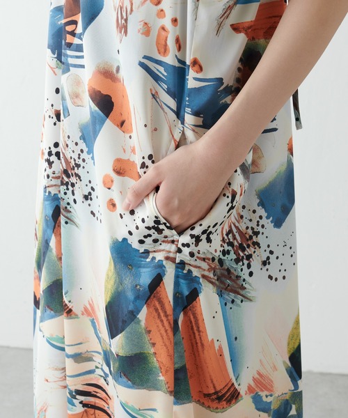 Lui's(ルイス)の「アートプリントキャミワンピース(ワンピース・レディース・オレンジ/ブルー・FREE)」の8枚目の写真