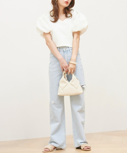 VIOLETTA(ヴィオレッタ)の「ふくれジャガードバックシャントップス(シャツ/ブラウス・レディース・ホワイト/ブラック・FREE)」の3枚目の写真
