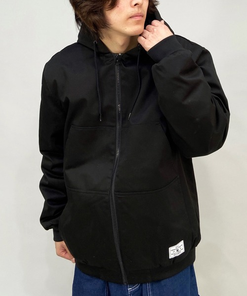 DC（ディーシー）の「DC/ディーシー レギュラーフィット 無地 保温 中綿ジャケット DJK224001（ブルゾン・メンズ・カーキ/ブラック/ブラウン・M/L/XL）」の2枚目の写真
