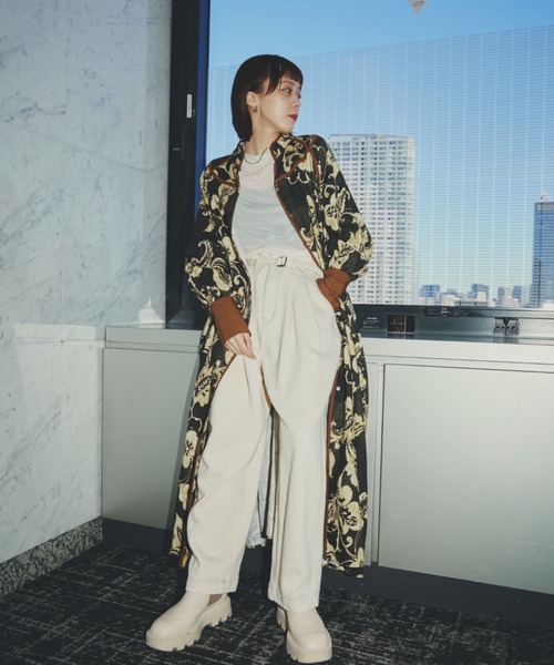 ROSE BUD（ローズバッド）の「ハイウエストタックパンツ（デニムパンツ・レディース・ホワイト系その他/ネイビー・MEDIUM/SMALL）」の15枚目の写真