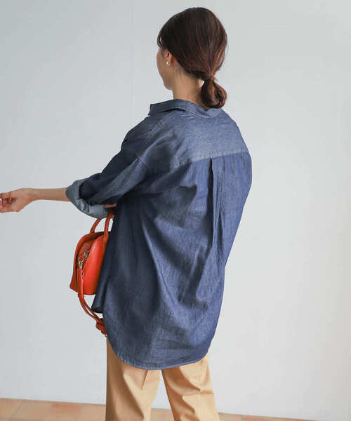 URBAN RESEARCH DOORS（アーバンリサーチドアーズ）の「デニムシャツ（シャツ/ブラウス・レディース・インディゴブルー/ブラック・MEDIUM）」の5枚目の写真