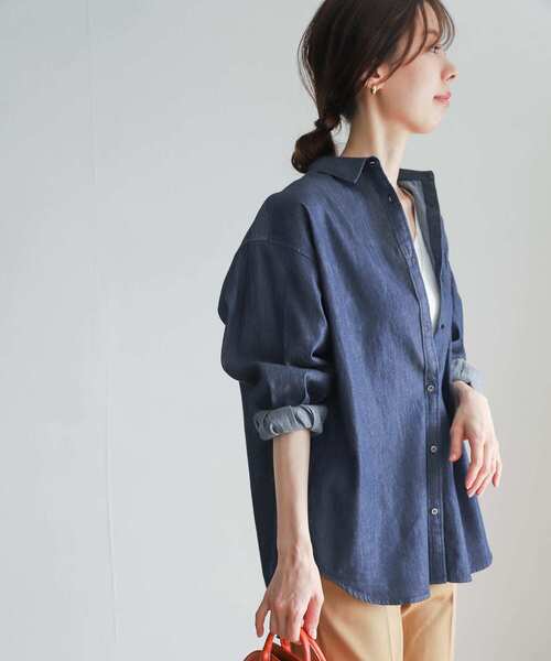 URBAN RESEARCH DOORS（アーバンリサーチドアーズ）の「デニムシャツ（シャツ/ブラウス・レディース・インディゴブルー/ブラック・MEDIUM）」の8枚目の写真