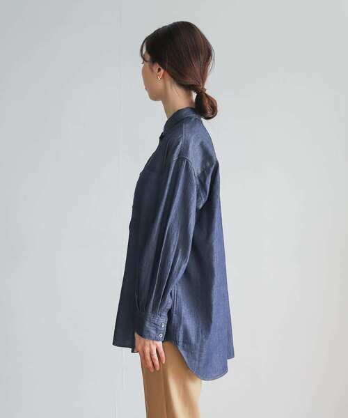 URBAN RESEARCH DOORS（アーバンリサーチドアーズ）の「デニムシャツ（シャツ/ブラウス・レディース・インディゴブルー/ブラック・MEDIUM）」の15枚目の写真