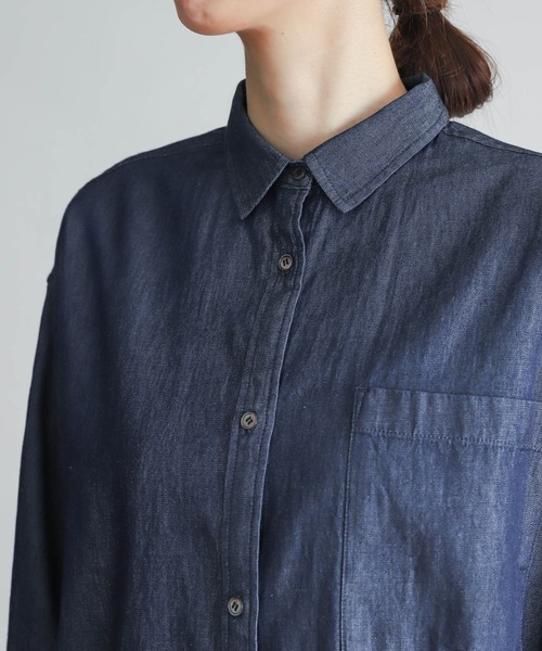 URBAN RESEARCH DOORS（アーバンリサーチドアーズ）の「デニムシャツ（シャツ/ブラウス・レディース・インディゴブルー/ブラック・MEDIUM）」の17枚目の写真