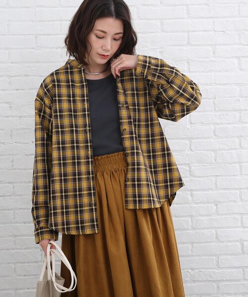 SHOO・LA・RUE(シューラルー)の「◆デイリー使いのマストアイテム チェックシャツ(シャツ/ブラウス・レディース・ベージュ系1/イエロー系9/ワイン系3/ネイビー系1・02/03/04)」の3枚目の写真