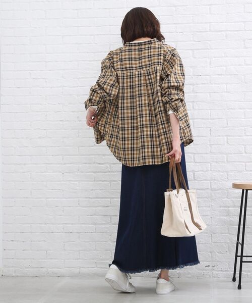 SHOO・LA・RUE(シューラルー)の「◆デイリー使いのマストアイテム チェックシャツ(シャツ/ブラウス・レディース・ベージュ系1/イエロー系9/ワイン系3/ネイビー系1・02/03/04)」の9枚目の写真