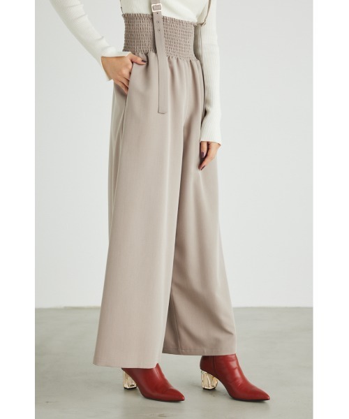 rienda(リエンダ)の「ハイウエストシャーリングサスペンダーパンツ(その他パンツ・レディース・ベージュ/ライム/グレー・SMALL/MEDIUM)」の15枚目の写真