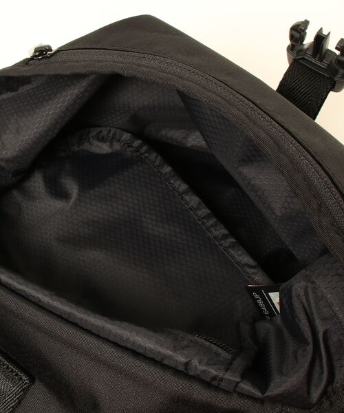 Manhattan Portage(マンハッタンポーテージ)の「STANDARD MESSENGER BAG(XXS) CORDURA 305P(メッセンジャーバッグ・メンズ・ブラック/ベージュ・X-SMALL)」の19枚目の写真