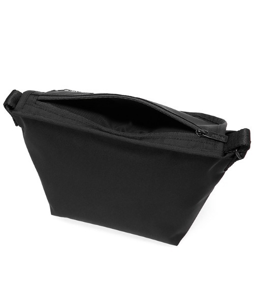 Manhattan Portage(マンハッタンポーテージ)の「STANDARD MESSENGER BAG(XXS) CORDURA 305P(メッセンジャーバッグ・メンズ・ブラック/ベージュ・X-SMALL)」の11枚目の写真