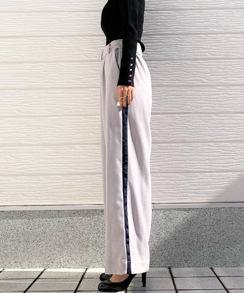 Q(キュー)の「ツイルピーチサイドラインワイドパンツ(その他パンツ・レディース・チャコールグレー/アッシュグレー・MEDIUM)」の4枚目の写真