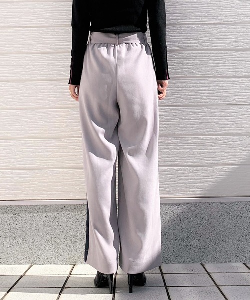 Q(キュー)の「ツイルピーチサイドラインワイドパンツ(その他パンツ・レディース・チャコールグレー/アッシュグレー・MEDIUM)」の5枚目の写真