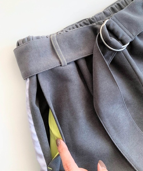 Q(キュー)の「ツイルピーチサイドラインワイドパンツ(その他パンツ・レディース・チャコールグレー/アッシュグレー・MEDIUM)」の12枚目の写真