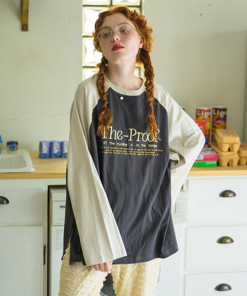 Birthday room（バースデイルーム）の「ロゴ刺繍ラグランBIGロン