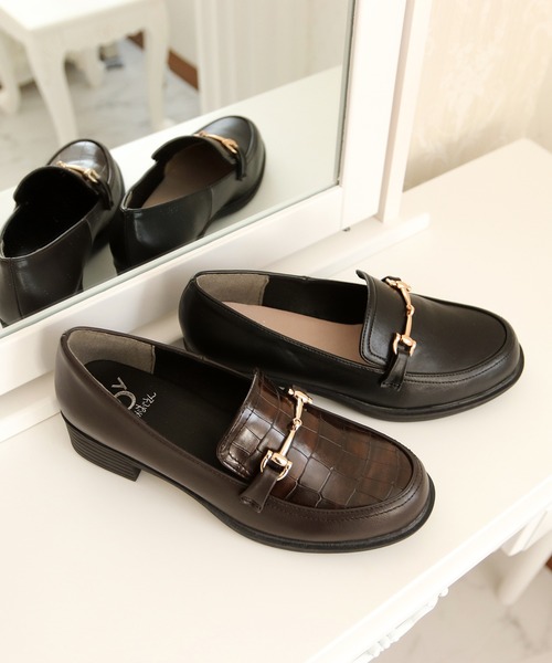 byあしながおじさん（バイアシナガオジサン）の「ビットローファー　8510083（ローファー・レディース・ライトブルー/アイボリー/ブラック/グレイッシュベージュ/ダークブラウン/テラコッタ/ライトグリーン/ウッド/クリアブラウン/ダークベージュ/オフホワイト・24.0cm/22.5cm/23.0cm/23.5cm/24.5cm/25.0cm/22.0cm/24cm/22cm/25cm/23cm）」の4枚目の写真