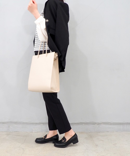 byあしながおじさん（バイアシナガオジサン）の「ビットローファー　8510083（ローファー・レディース・ライトブルー/アイボリー/ブラック/グレイッシュベージュ/ダークブラウン/テラコッタ/ライトグリーン/ウッド/クリアブラウン/ダークベージュ/オフホワイト・24.0cm/22.5cm/23.0cm/23.5cm/24.5cm/25.0cm/22.0cm/24cm/22cm/25cm/23cm）」の18枚目の写真