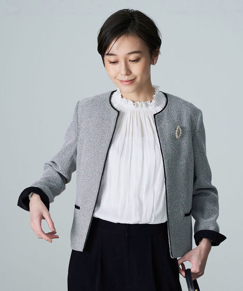 NOLLEY’S（ノーリーズ）の「◇【WEB限定】ラメツイードストレッチクルーネックジャケット（ノーカラージャケット・レディース・ネイビー/グレー系その他・36/40/38）」の16枚目の写真