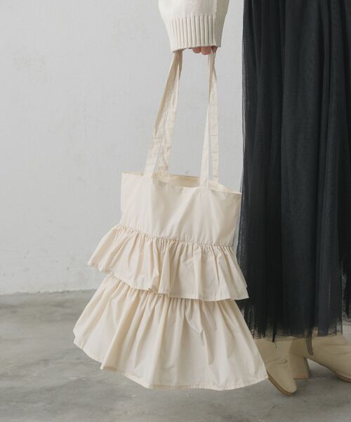 RETRO GIRL（レトロガール）の「フリルトートバッグ（ショルダーバッグ・レディース・ナチュラル/ベージュ/ブラック・ONE SIZE）」の4枚目の写真