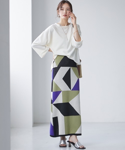 miclat（ミクラ）の「大きいサイズ　幾何学柄ニットスカート　miclat（スカート・レディース・グレー系/ベージュ系・LL/3L/4L/5L/L）」の14枚目の写真