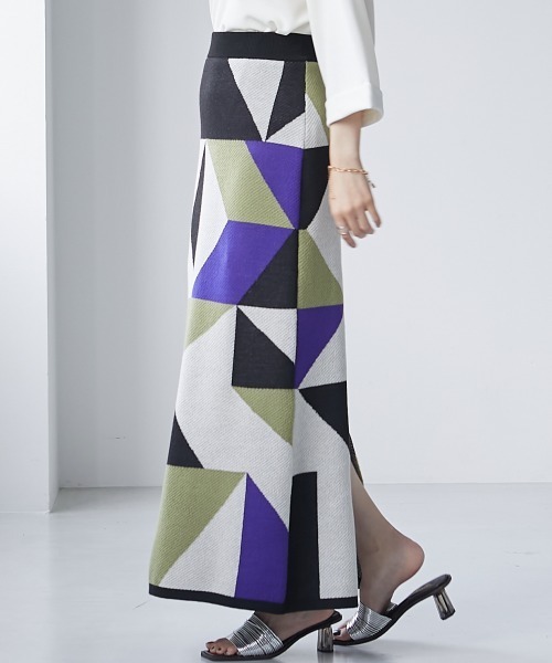 miclat（ミクラ）の「大きいサイズ　幾何学柄ニットスカート　miclat（スカート・レディース・グレー系/ベージュ系・LL/3L/4L/5L/L）」の7枚目の写真