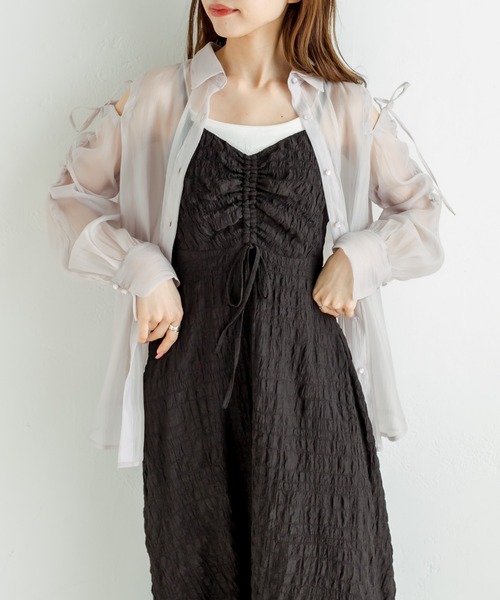 OLIVE des OLIVE(オリーブデオリーブ)の「【WEB限定カラー有】胸クシュキャミワンピース(ワンピース・レディース・サックスブルー/ブラック/オフホワイト/チェック・FREE)」の3枚目の写真