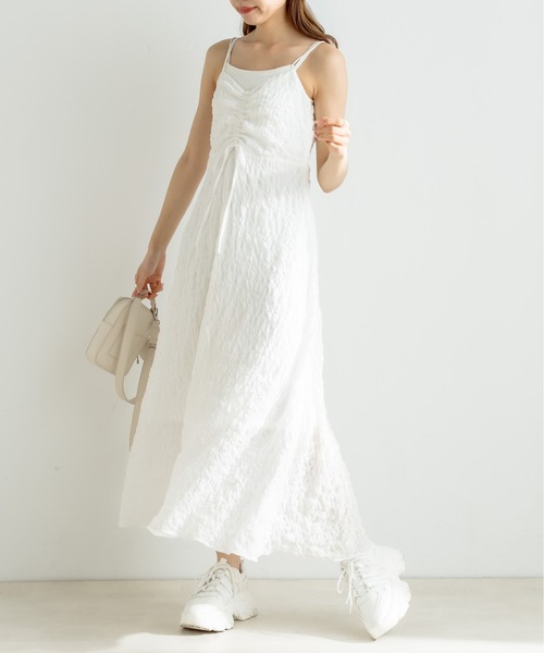 OLIVE des OLIVE(オリーブデオリーブ)の「【WEB限定カラー有】胸クシュキャミワンピース(ワンピース・レディース・サックスブルー/ブラック/オフホワイト/チェック・FREE)」の6枚目の写真