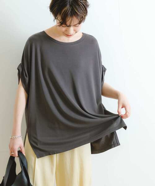 URBAN RESEARCH(アーバンリサーチ)の「Relax drape T-shirts(Tシャツ/カットソー・レディース・オフホワイト/チャコールグレー・FREE)」の16枚目の写真