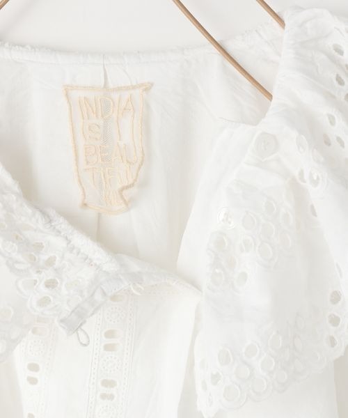 LOWRYS FARM（ローリーズファーム）の「ＩＮＤＩＡＩＳフリルワンピースＳＳ　198767（ワンピース・キッズ・ホワイト/ブルー・110cm/120cm/130cm/140cm/150cm）」の4枚目の写真