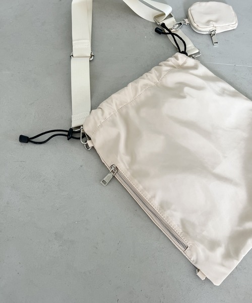 thank U more（サンキューモア）の「マルチポーチ付き【2WAY】エステルショルダーバッグ＆ボディーバッグ（ショルダーバッグ・レディース・アイボリー/ブラック/ブラウン/グリーン・FREE）」の5枚目の写真