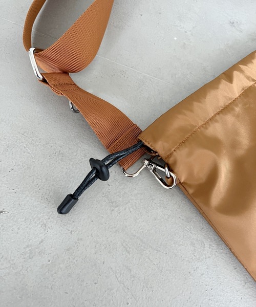 thank U more（サンキューモア）の「マルチポーチ付き【2WAY】エステルショルダーバッグ＆ボディーバッグ（ショルダーバッグ・レディース・アイボリー/ブラック/ブラウン/グリーン・FREE）」の12枚目の写真