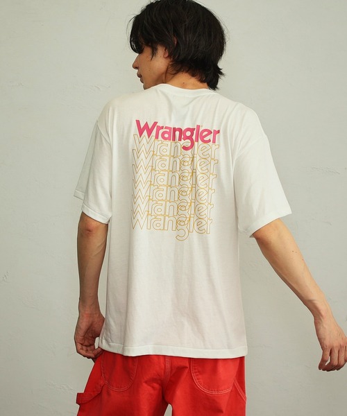 Wrangler（ラングラー）の「Wrangler/ラングラー ロゴポップ 半袖Tシャツ（Tシャツ/カットソー・メンズ・チャコールグレー/チャコール/イエロー/ホワイト系その他/グリーン/ホワイト・X-LARGE/SMALL/LARGE/MEDIUM）」の2枚目の写真