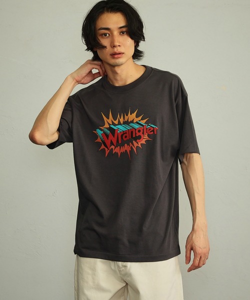 Wrangler（ラングラー）の「Wrangler/ラングラー ロゴポップ 半袖Tシャツ（Tシャツ/カットソー・メンズ・チャコールグレー/チャコール/イエロー/ホワイト系その他/グリーン/ホワイト・X-LARGE/SMALL/LARGE/MEDIUM）」の4枚目の写真