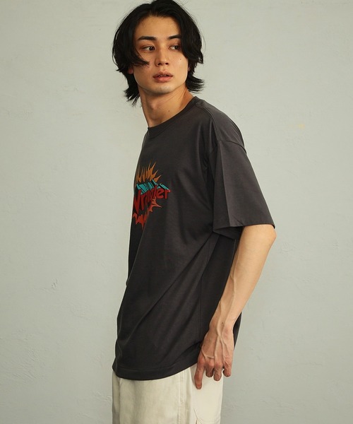 Wrangler（ラングラー）の「Wrangler/ラングラー ロゴポップ 半袖Tシャツ（Tシャツ/カットソー・メンズ・チャコールグレー/チャコール/イエロー/ホワイト系その他/グリーン/ホワイト・X-LARGE/SMALL/LARGE/MEDIUM）」の18枚目の写真