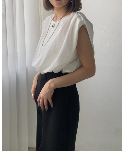 leimn(レイムン)の「パフショルダーコンパクトTシャツ(Tシャツ/カットソー・レディース・ベージュ/ホワイト/ブラック・FREE)」の5枚目の写真