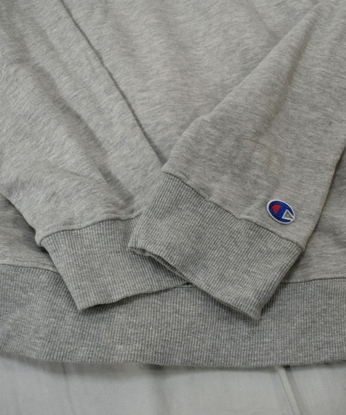 Champion(チャンピオン)の「【ヴィンテージ古着】Champion / チャンピオン ロゴ クルーネックスウェット(スウェット・メンズ・グレー・XX-LARGE)」の4枚目の写真