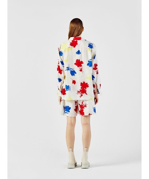 MIDIUMISOLID(ミディウミソリッド)の「MIDIUMISOLID for Ladies フラワープリントショートパンツ(その他パンツ・レディース・ライトブルー/オフホワイト・FREE)」の5枚目の写真