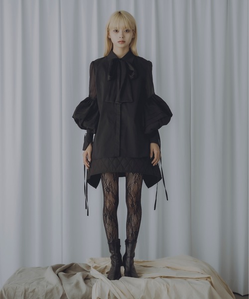Ezick(エジック)の「【 Poisonous 】Clenched canele ribbon tie blouse(シャツ/ブラウス・レディース・ブラック・FREE)」の2枚目の写真