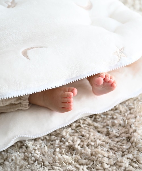 PUPPAPUPO（プッパプーポ）の「スリーピングバッグ 【フランネル】（おくるみ・キッズ・モカ/グレー/アイボリー/グリーン・FREE）」の6枚目の写真