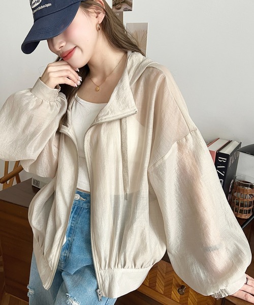 moment+（モーメントプラス）の「シアーフードボリュームスリーブマウンテンパーカー（マウンテンパーカー・レディース・アイボリー/グレイッシュベージュ/ブラック/ピンク・M）」の4枚目の写真