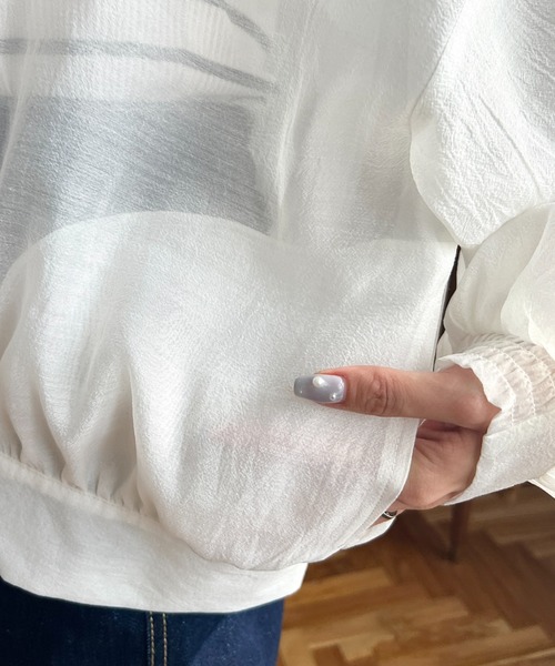 moment+（モーメントプラス）の「シアーフードボリュームスリーブマウンテンパーカー（マウンテンパーカー・レディース・アイボリー/グレイッシュベージュ/ブラック/ピンク・M）」の15枚目の写真