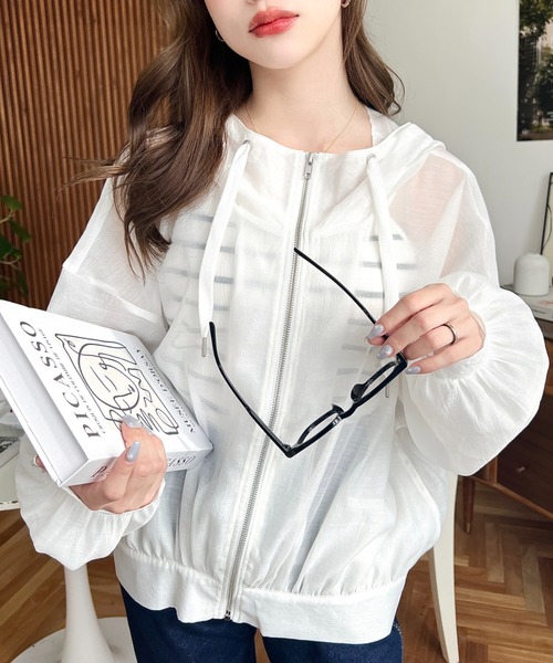 moment+（モーメントプラス）の「シアーフードボリュームスリーブマウンテンパーカー（マウンテンパーカー・レディース・アイボリー/グレイッシュベージュ/ブラック/ピンク・M）」の10枚目の写真