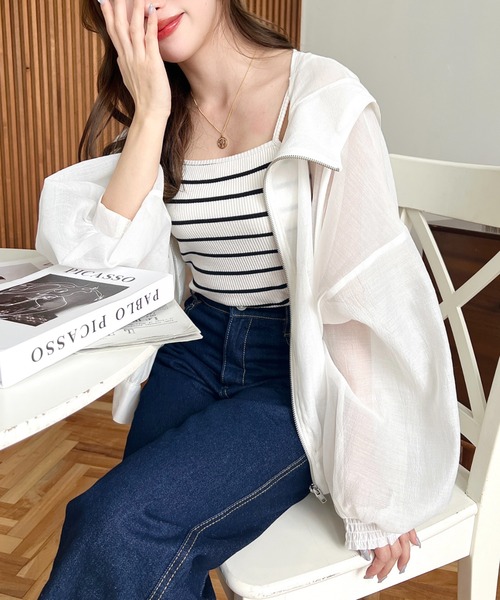 moment+（モーメントプラス）の「シアーフードボリュームスリーブマウンテンパーカー（マウンテンパーカー・レディース・アイボリー/グレイッシュベージュ/ブラック/ピンク・M）」の8枚目の写真