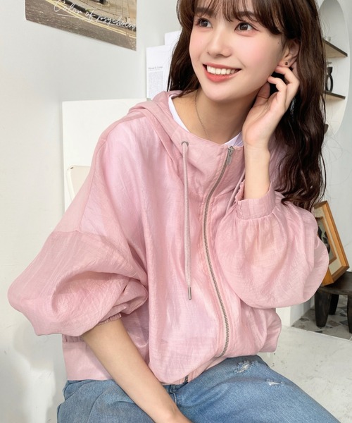 moment+（モーメントプラス）の「シアーフードボリュームスリーブマウンテンパーカー（マウンテンパーカー・レディース・アイボリー/グレイッシュベージュ/ブラック/ピンク・M）」の5枚目の写真